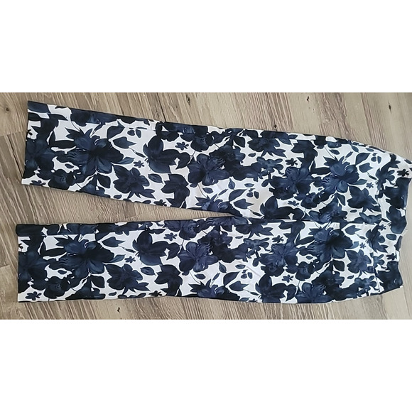 Joseph Ribkoff Women's Blue Floral Lightweight Stretch Mid Rise Pants Size 8 - Picture 5 of 9